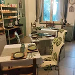 Oda ve Kahvaltı Faraway House