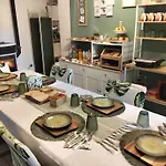 Faraway House Bed & Breakfast 3*