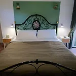 Faraway House فندق مبيت وإفطار