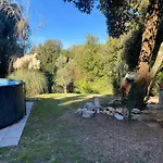 Faraway House فندق مبيت وإفطار نارني