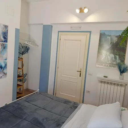 فندق مبيت وإفطار Faraway House