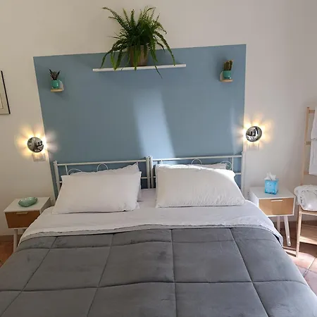 Faraway House 3*