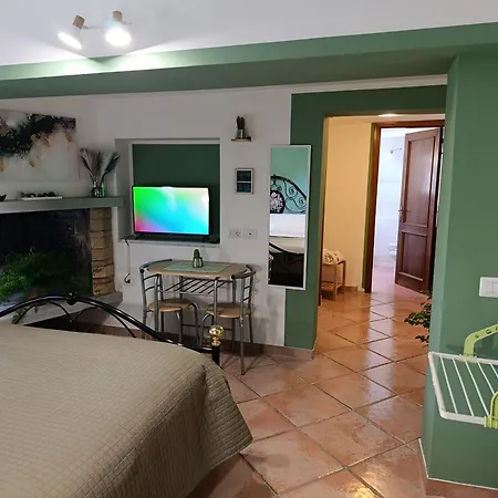 Faraway House Bed & Breakfast
