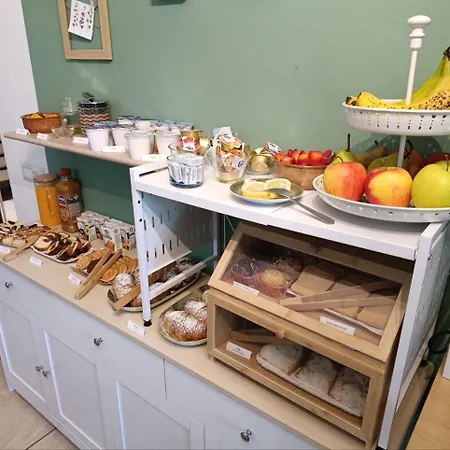 Bed & Breakfast Faraway House 3*
