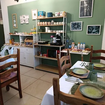 Faraway House 3*