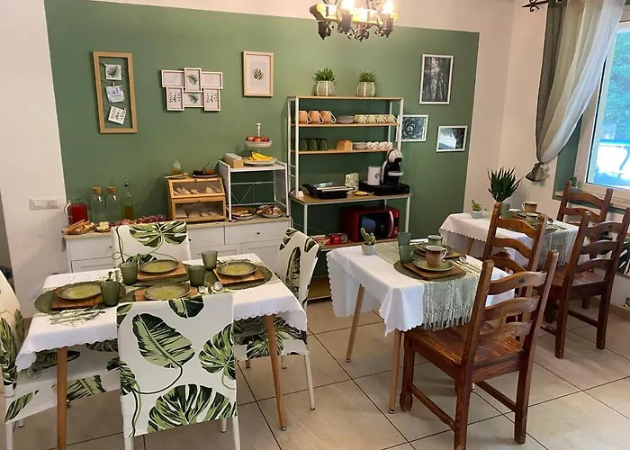 Faraway House Bed & Breakfast