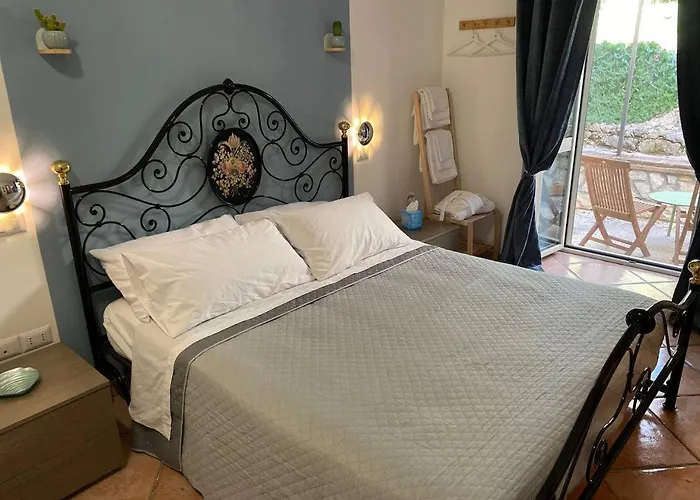 Faraway House Bed & Breakfast 3*