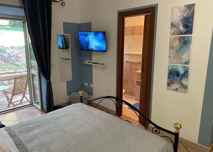 Faraway House Bed & Breakfast 3*