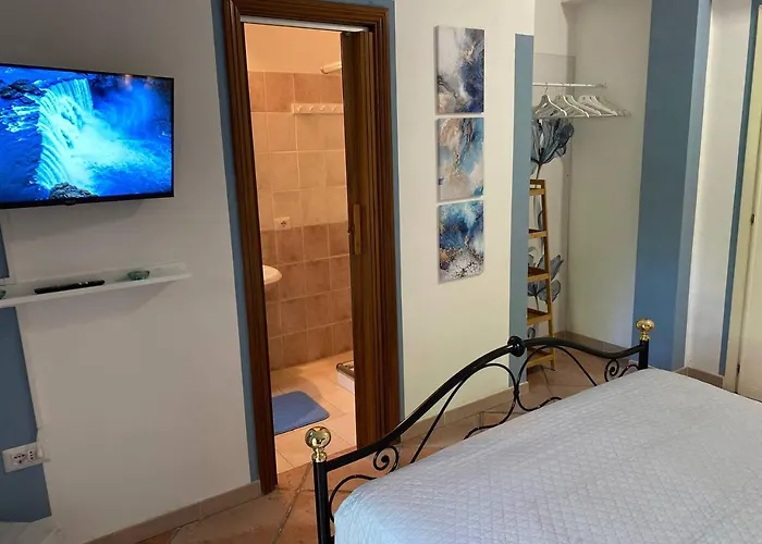 Faraway House Bed & Breakfast 3*