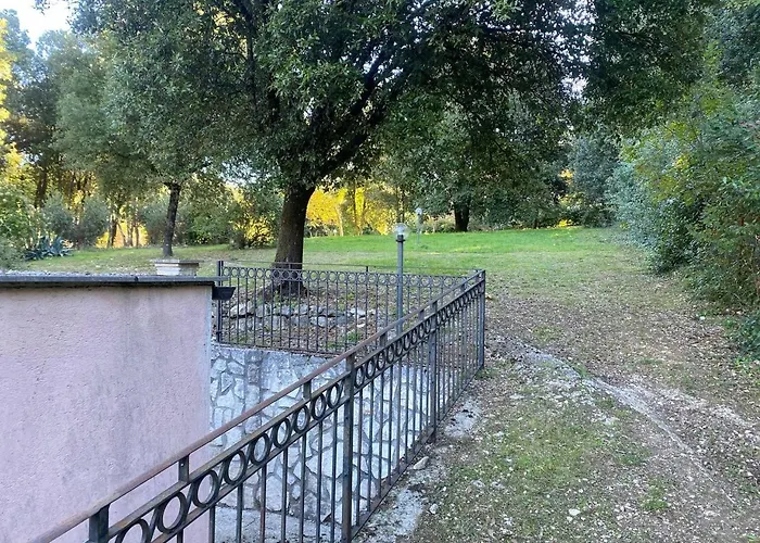 Faraway House Bed & Breakfast